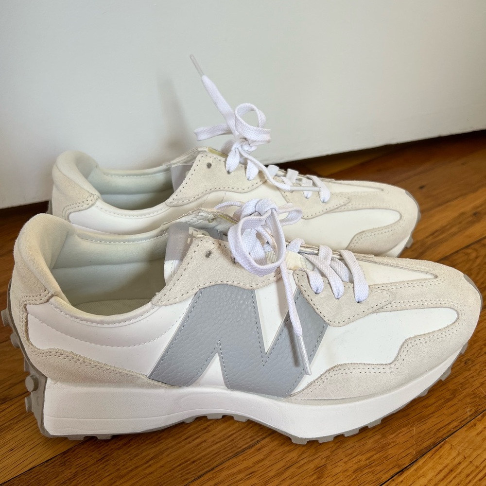 New Balance 327 Sneakers